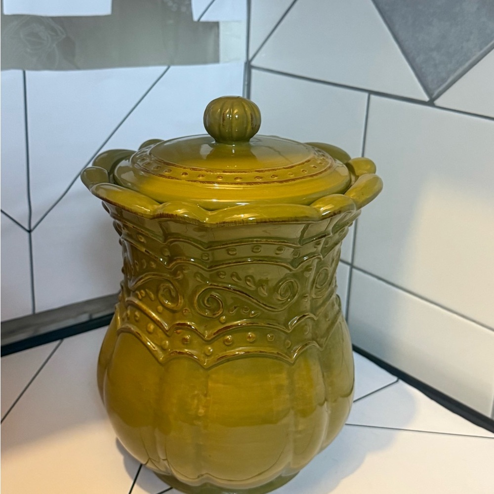 Home Interiors Embossed parsley Green Ceramic Food Storage Jar